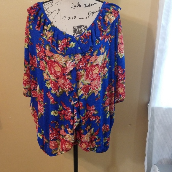 Eyeshadow Tops - Eyeshadow brand floral top euc sz 2x